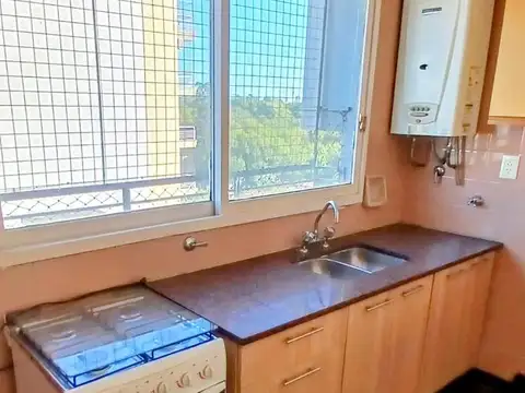 Departamento de tres ambientes en venta en Agronomia