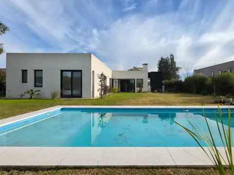 CASA EN VENTA EN AREA 60 LA VICTORIA