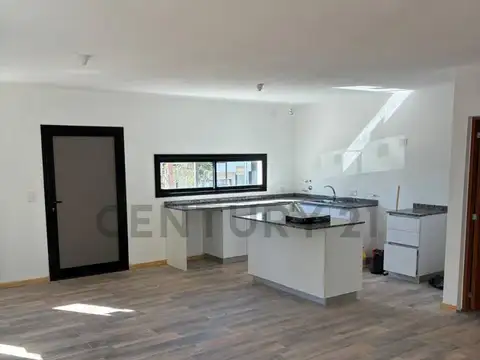 Casa en Venta en Villa Catalina, USD 150.000