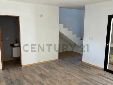 Casa 6 ambientes con 1 baño