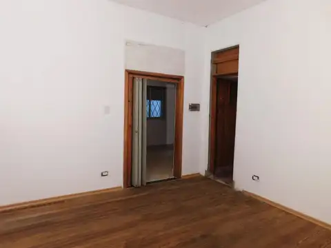 Depto Tipo Casa 5 ambientes con 1 baño