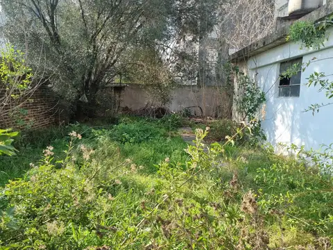 Casa ph al fte con cochera y amplio fdo