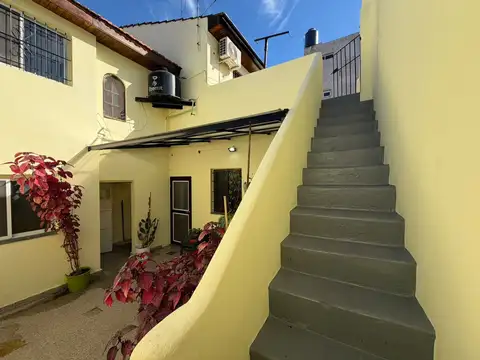 Depto Tipo Casa 5 ambientes con 2 baños