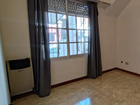 Depto Tipo Casa en Alquiler de 1 dormitorio