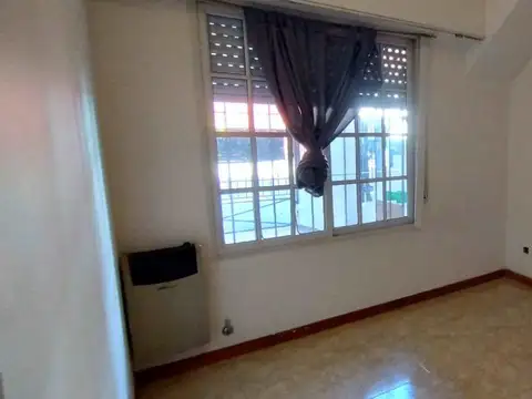 Depto Tipo Casa en Alquiler de 1 dormitorio