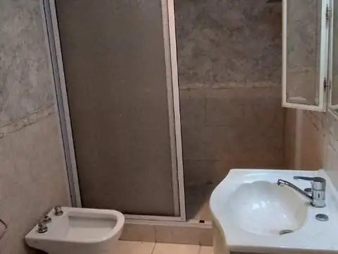 Depto Tipo Casa en Alquiler con 1 cocheras
