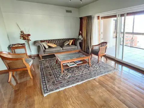 Av. Coronel Diaz  al 2100