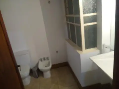 Oficina en Alquiler 100 años