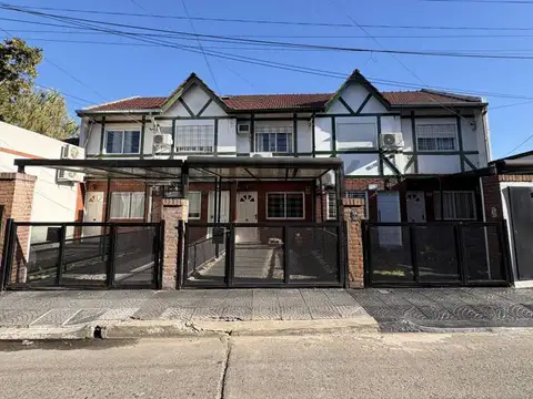 TRIPLEX 4 AMBIENTES EN VENTA EN VILLA SARMIENTO