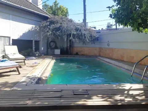 Casa en Venta con 3 cocheras