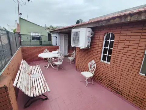 Depto Tipo Casa en Venta en Flores, USD 130.000