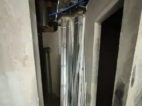 LOCAL A ESTRENAR, EN EDIFICIO A ESTRENAR, ZONA MACROCENTRO