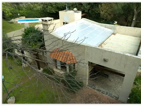 Casa en Venta con 3 cocheras