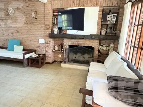 Casa 6 ambientes con 3 baños