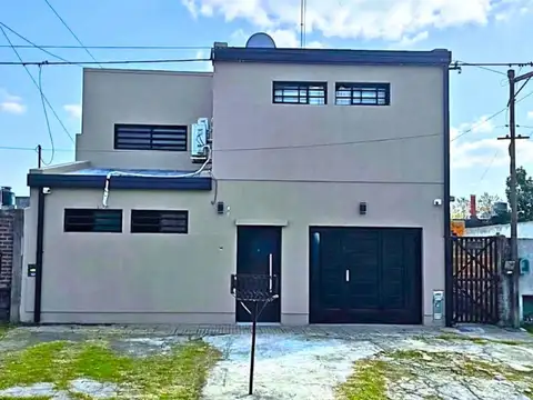 Depto Tipo Casa en Venta de 5 ambientes