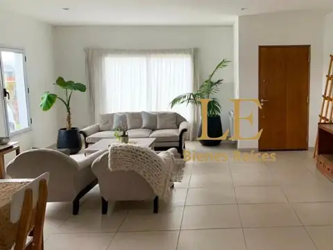 ALQUILER CASA CON PILETA