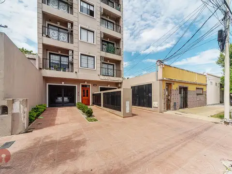 Departamento 2 ambientes en Alquiler con balcón y terraza propia - Santos Lugares