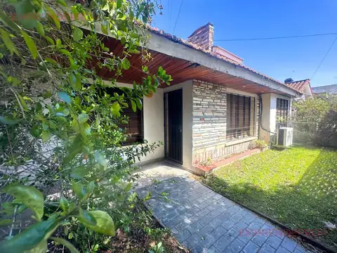 Casa en Venta en Adrogue, USD 160.000