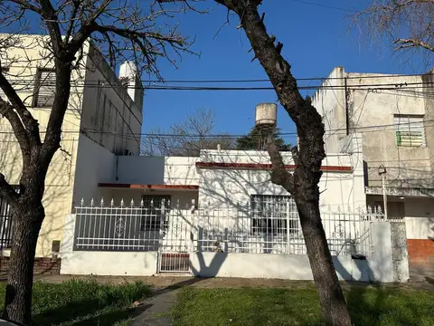 Venta casa 2 dormitorios Granadero Baigorria