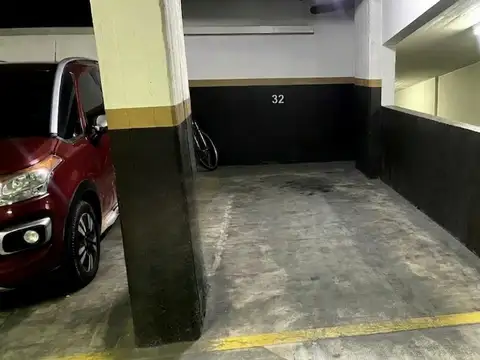 VENTA COCHERA SOBRE CORONEL DIAZ ENTRE JUNCAL Y BERUTI EN BARRIO NORTE