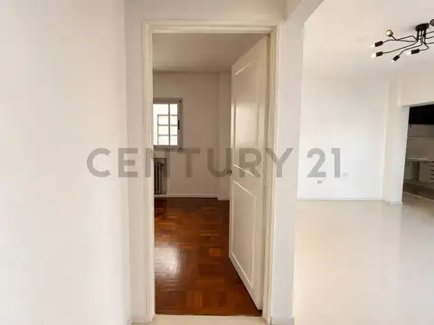 EN VENTA 4 AMBIENTES RENOVADO CON BALCÓN Y GRAN LUMINOSIDAD EN BELGRANO C