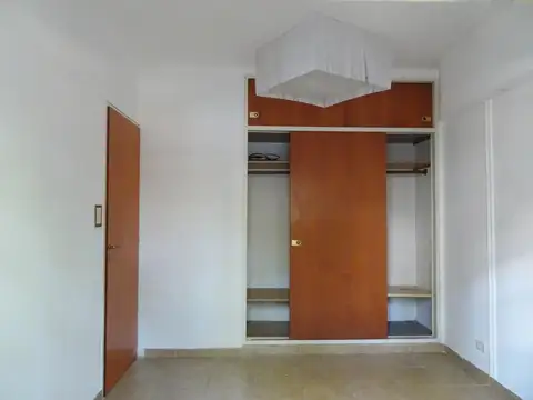 Depto Tipo Casa en Alquiler en Villa Pueyrredón, $ 900.000