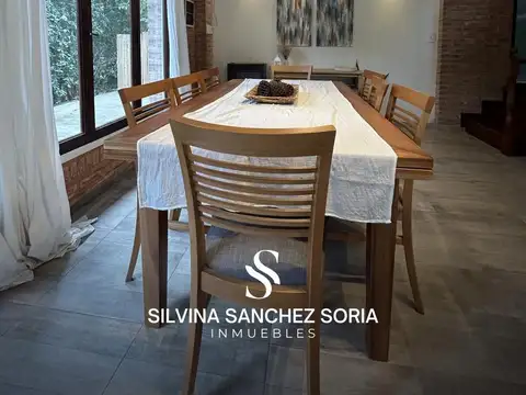 Casa en Venta con 2 cocheras