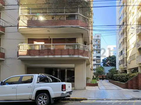 Venta de Cochera - Excelente Ubicación -
