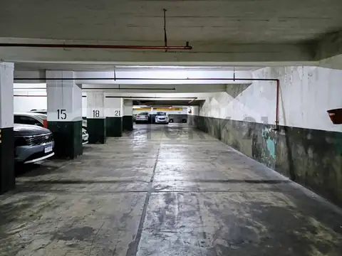 Venta de Cochera - Excelente Ubicación -