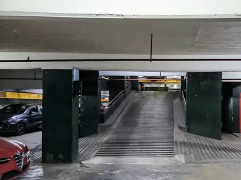 Venta de Cochera - Excelente Ubicación -