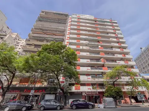 VENTA OFICINA 4 PRIVADOS + 2 BAÑOS - ALMAGRO