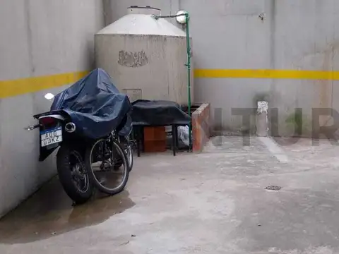 VENTA COCHERA EN EDIFICIO EN SANTOS LUGARES