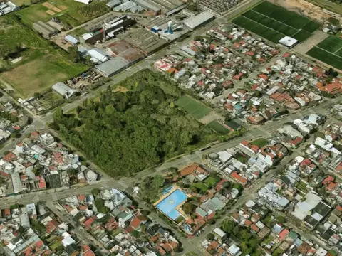 Terreno en Alquiler 215  mts Frente