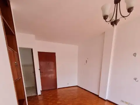 2 AMB. MUY LUMINOSOS SOBRE AVDA. MITRE CON COCHERA