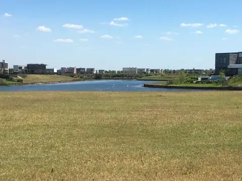 Av. de Los Lagos 100