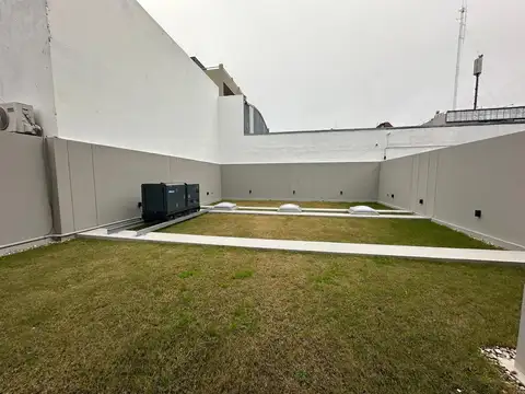 Estéban Echeverria  al 4200