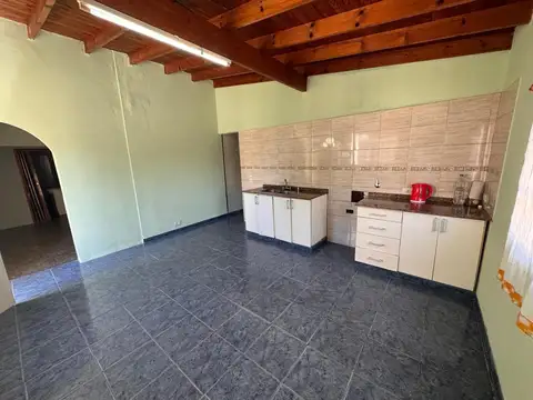 Casa 4 ambientes venta Castelar Moron