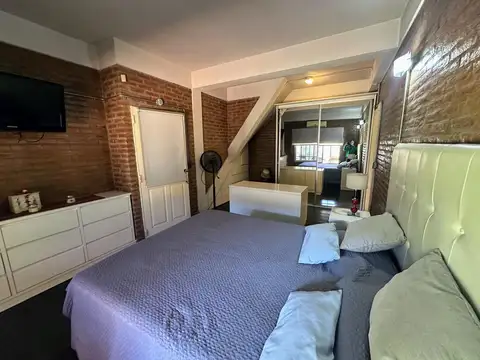 Casa 5 ambientes con 4 baños