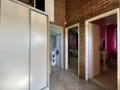 VENTA Casa de 5 ambientes con pileta en Luis Guillón
