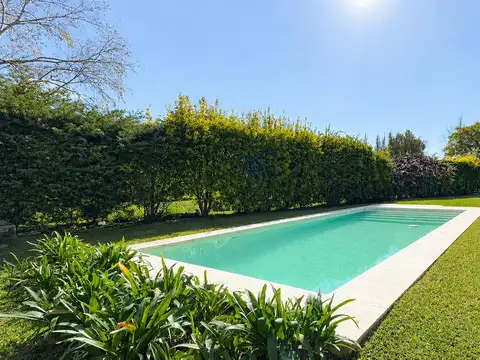 lote a la venta en el barrio Santa BarbaraCasa