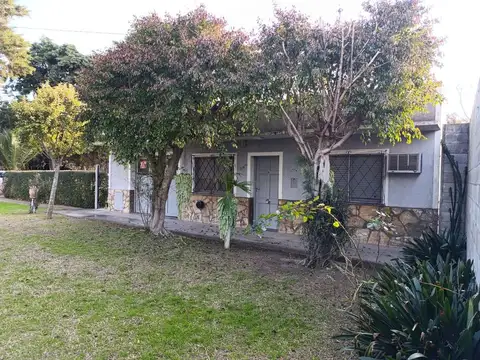 Venta Casa San Nicolas, 2 dormi, cochera y jardín