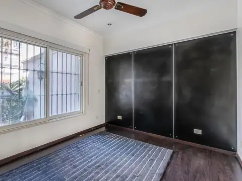 Casa 8 ambientes con 6 baños