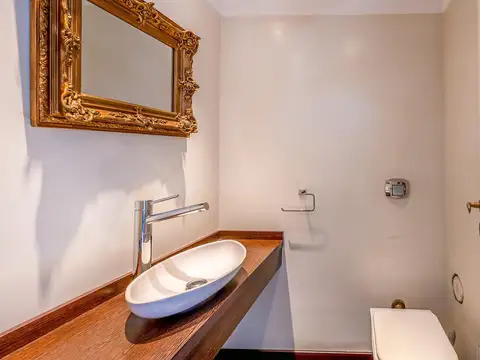 Casa en Venta con 4 cocheras