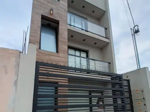 LOCAL COMERCIAL A ESTRENAR, ZABALA al 700