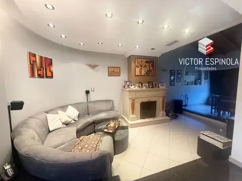 Casa 6 ambientes con 4 baños