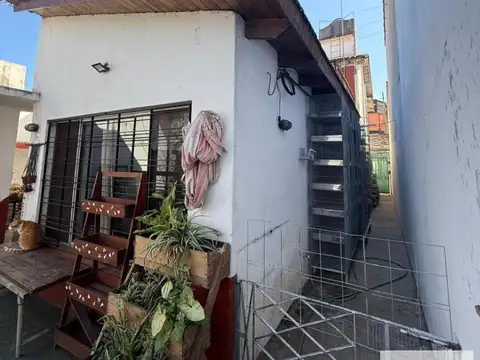 Casa en venta - 4 Dormitorios 3 Baños - Temperley