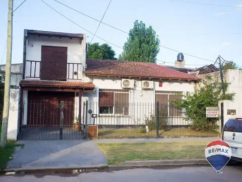 CASA 5 AMB EN VENTA C/QUINCHO EN MONTE GRANDE