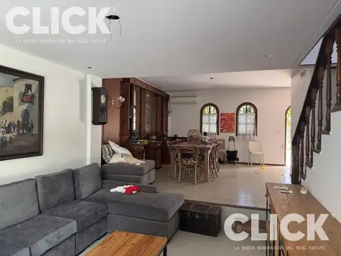Casa en Alquiler con 1 cochera