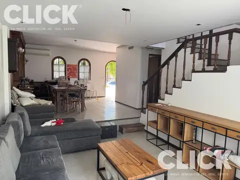 Casa 5 ambientes con 2 baños