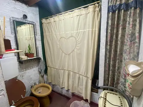 CASA 3 AMB. EN VENTA EN MONTE GRANDE AMUEBLADA